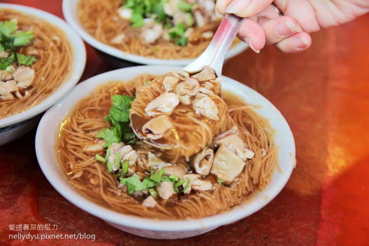 旗山老街古早味麵線糊、豬血湯之超過30年必吃小吃