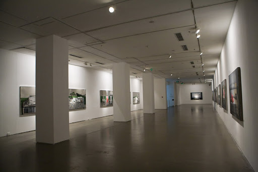 Zhang Xiaogang exhibition scene