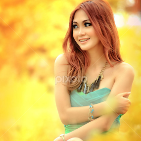 by Alwan Tafsiri - People Portraits of Women