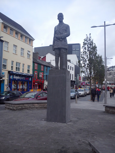 Liam Mellows Statue