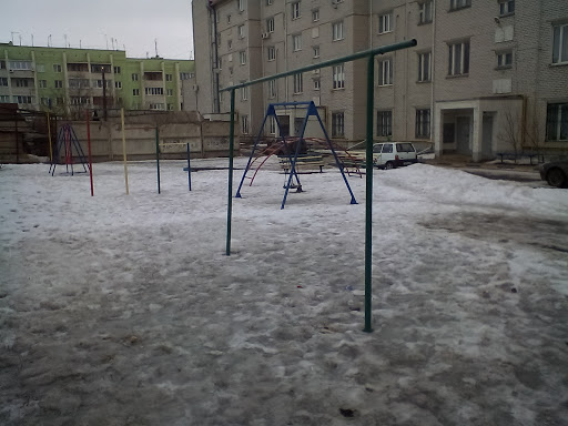 Детская Площадка на Коммунистической