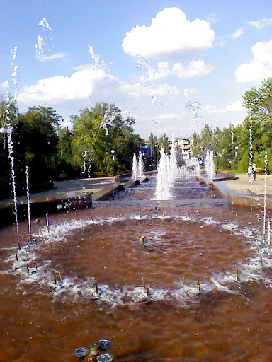 Фонтан возле Центра Славянской Культуры