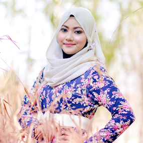 by Issey Mat Noh - People Portraits of Women