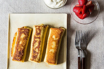 Joan Nathan&#39;s Chosen Cheese Blintzes