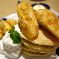 Uzna Omom 杏桃鬆餅屋(中壢大江店)