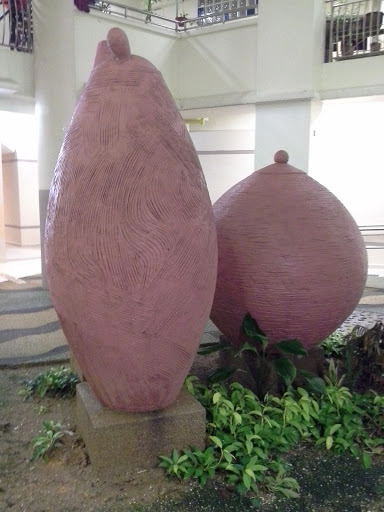  Jug and Pot Sculture