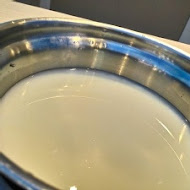 萌牛鮮奶鍋
