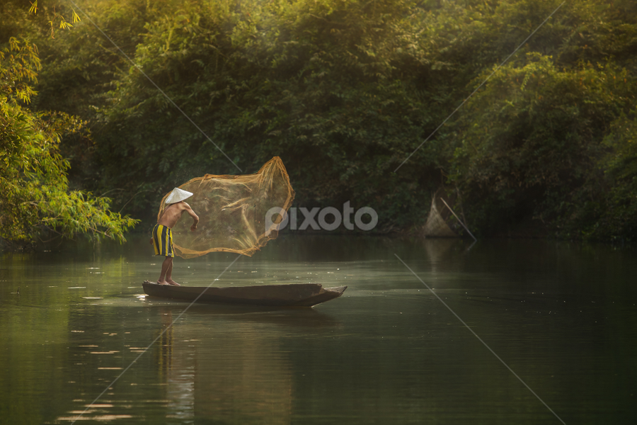 fisherman by Jakkree Thampitakkul - People Street & Candids