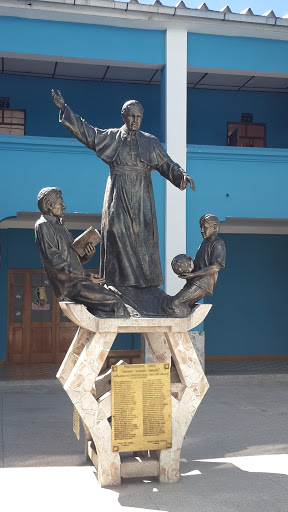 Estatua De San Antonio María Claret 