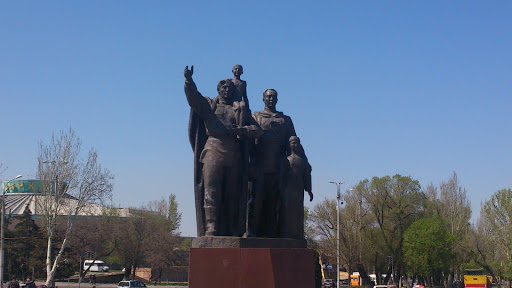Victory Square Monument