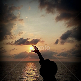 Tebak sunset or sunrise? by Hangga Pribadi - Instagram & Mobile Android