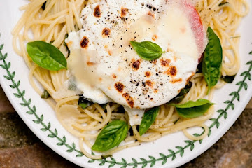 Pasta with Mozzarella Tomatoes