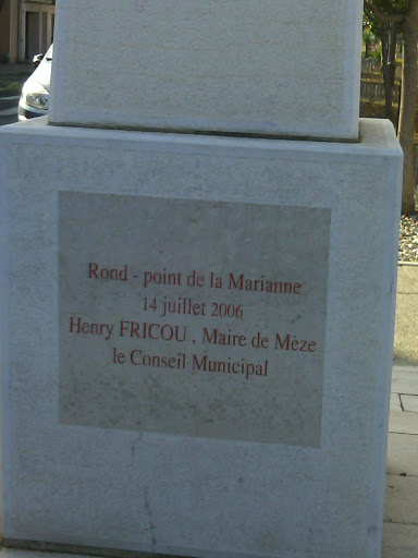 Rond Point De La Marianne Meze 