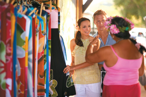 Huahine_shop - Known as the Garden Island for its lush interior, Huahine is home to small villages, pristine beaches and azure lagoons brimming with thousands of colorful fish.