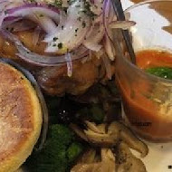 Lee & daughters 李氏商行