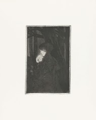 Jonge vrouw met sluier in donker landschap met bomen