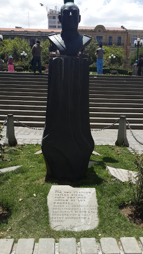 Monumento A Gualberto Villarroel