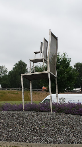 Stuhl skulptur Kreisverkehr