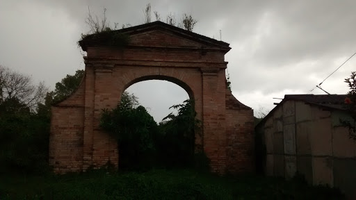 Abandonado Structure