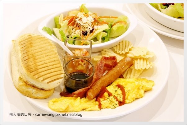 【台中早午餐】Esme 艾斯米咖啡館．輕食．下午茶。價格合理，品質也不錯