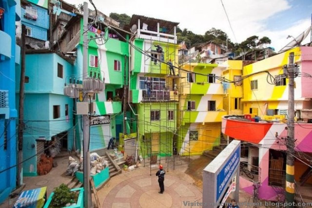[Repeindre les favela, Santa Marta, Brésil-13[2].jpg]