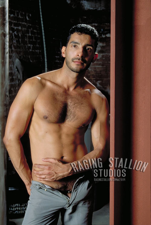 [muscle-hunk-gay-porn-star-Miguel-Leonn-07.jpg]
