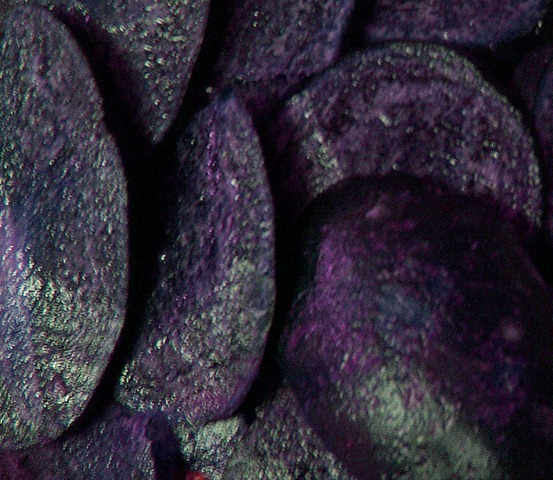 [Purple potato - variety 'Purple Majesty' sliced[5].jpg]