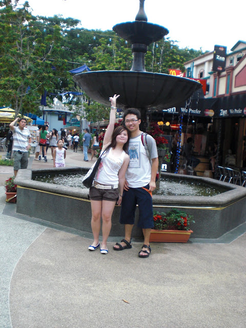 伟程不敢举起他的手。。。因为。。。