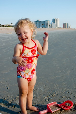 [2008-07-28 On the Beach 009[2].jpg]