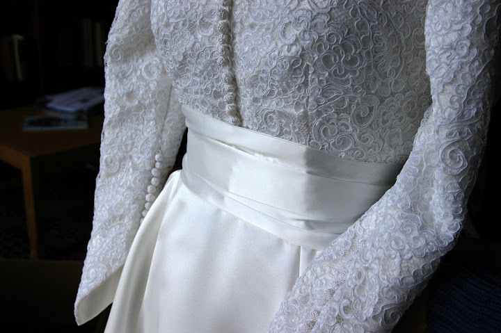 Classic Wedding Gowns / Bridal Dress