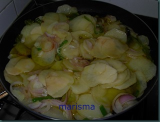 tortilla de patata con cebolla morada-2