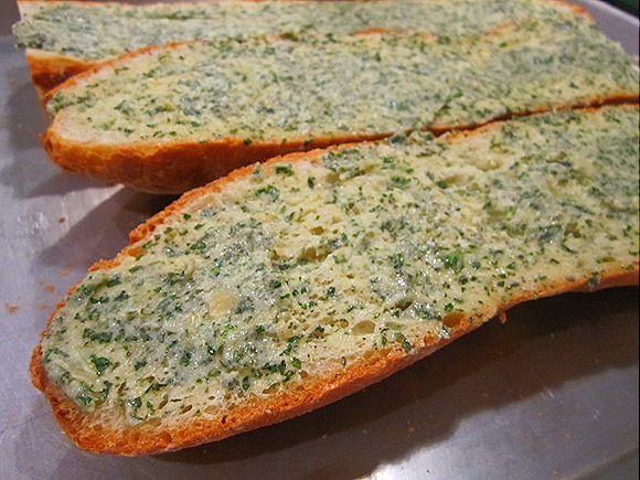 Sliced French Bread with Garlic-Herb Butter