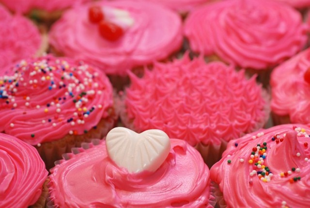[pink_cupcakes[3].jpg]