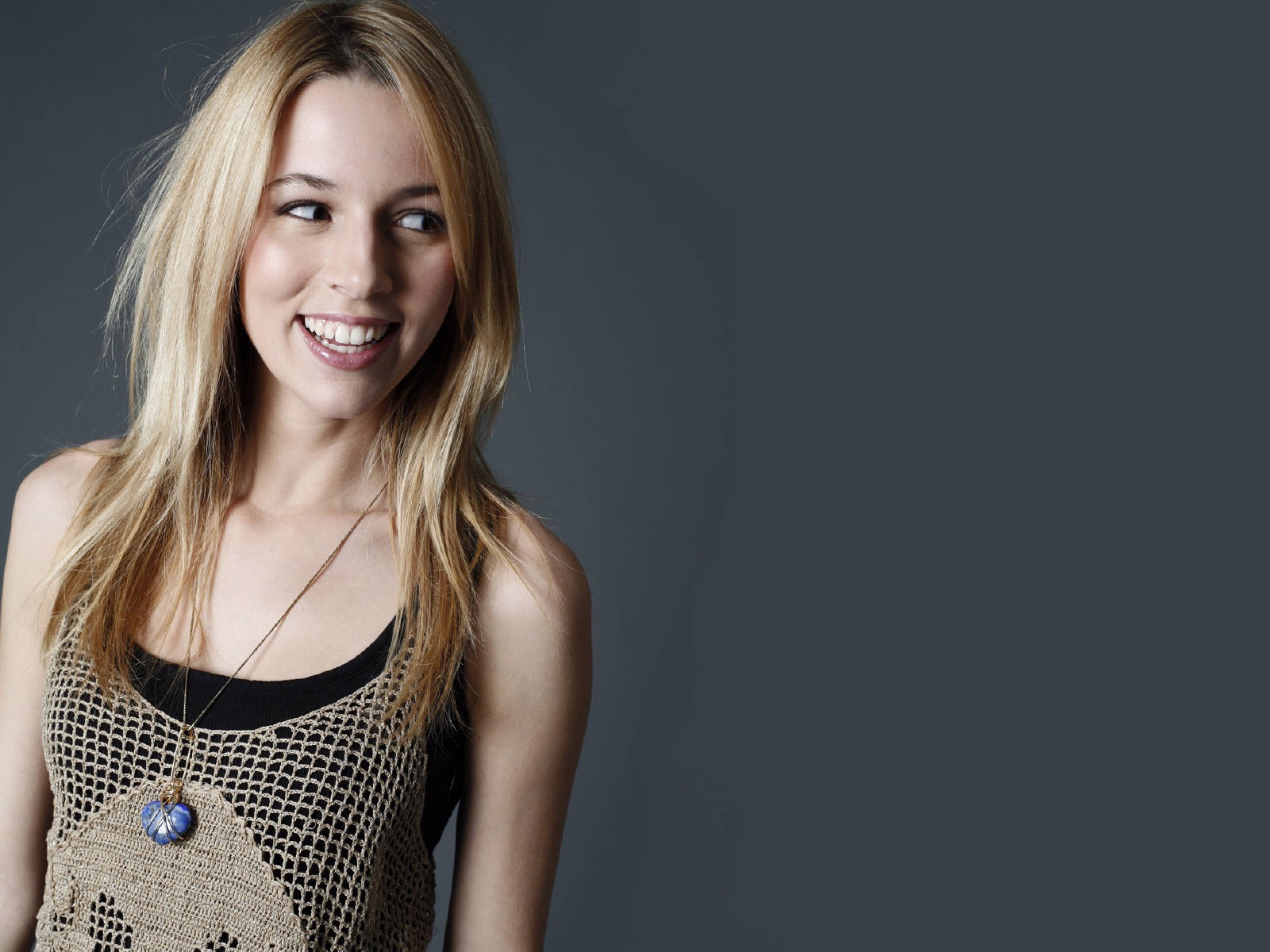 Фото алона. Алона тал. Алона тал 2023. Фото алона. Алона тал сверхъестественное.