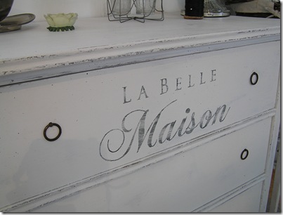 Byrå Belle Maison närbild