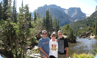 Rocky Mountain National Park Mark, Dolly & Daniel Jelinske at The Loch