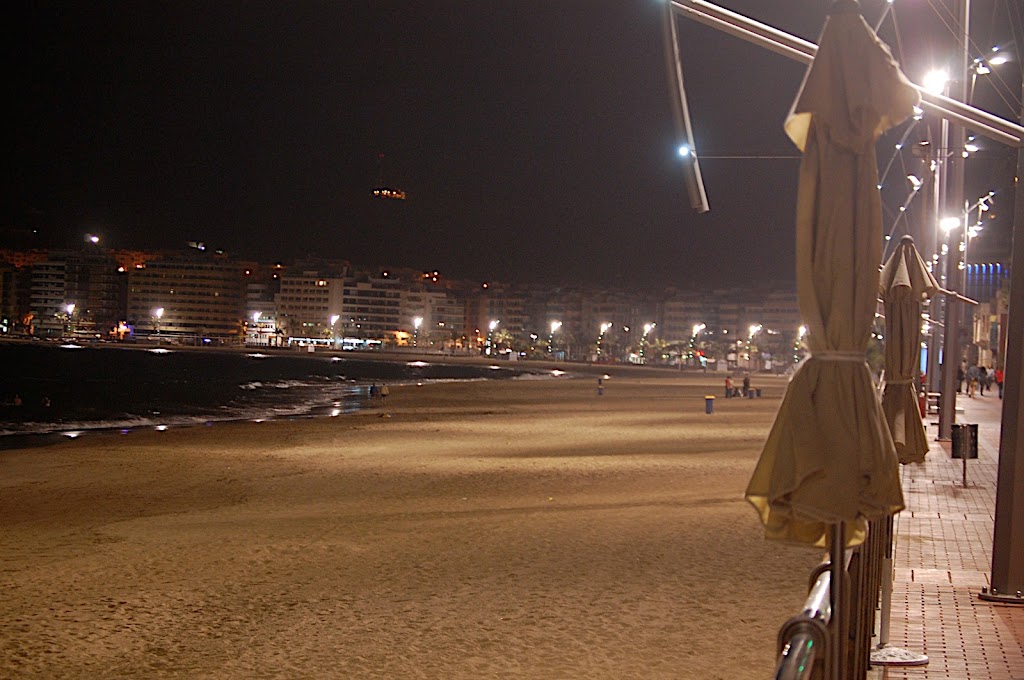 12.-%20Playa%20de%20Las%20Canteras.JPG