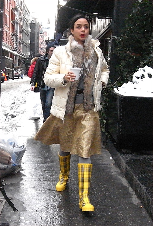 w gold skirt yellow boots fur vest