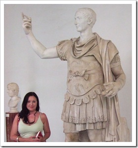 115 - Nápoles.  Museo Arqueológico Nacional. Estatua de Alejandro Severo, procedente de las Termas de Caracalla, en Roma.