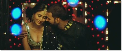 Kareena Kapoor's Sexy Cleavage Show in 'Tashan' - Captures & Video...