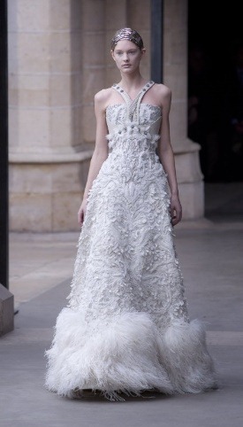 [McQueen FallWinter 2011 Sarah Burton Turns Out Royal Wedding-Worthy Collection (PHOTOS) - Mozilla Firefox 4182011 121508 PM.bmp[6].jpg]