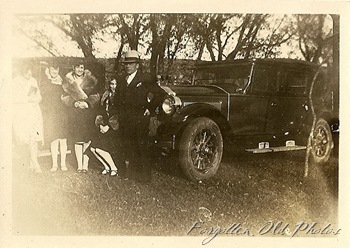 Car and people 1926-27 Buick