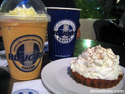 Must haves at BluGre: White Mocha Larcepuccino, Cafe Mocha, and Banana Cream Pie