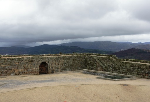 Belmonte - castelo - muralha