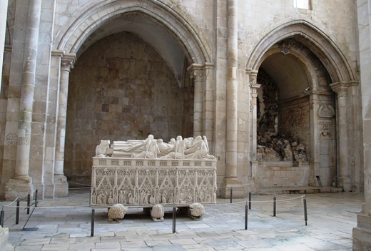 Mosteiro de Alcobaça - Túmulo de D. Pedro I
