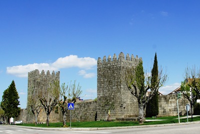[9.Trancoso -  castelo medieval - torres visto pelo exterior[4].jpg]