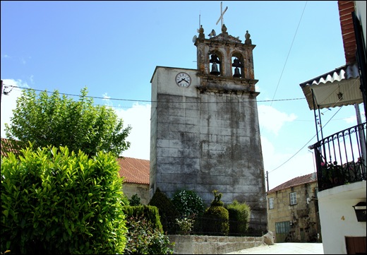 Glória Ishizaka - Vila do Touro -  torre sineira