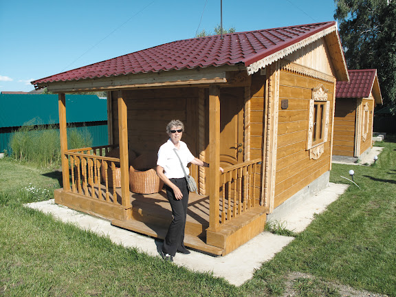 Hôtel (à Bayunoskiye Klyuchi), 30 km à l'est de Barnaul (alt. 250 m), le 14 juillet 2010. Photo : J. Marquet