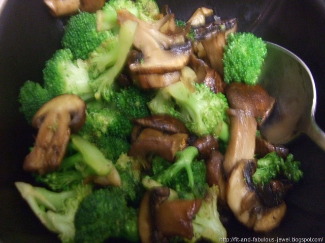 [broccoli and mushrooms[5].jpg]