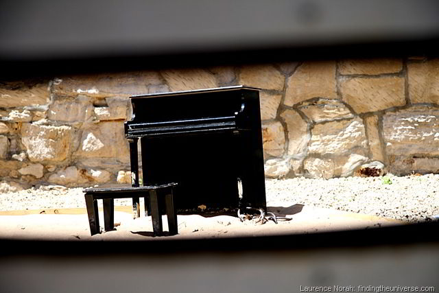 [Minature piano - Tasmania - Australia.jpg]